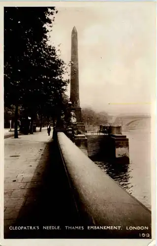 London - Cleopatras Needle -469688