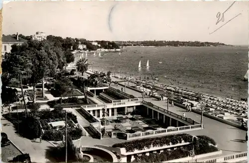 Juan les Pins, Les jardins publics, la plage et la baie -366184