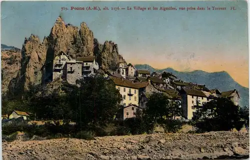 Peone, Le Village et les Aiguilles, vue price dans le Torrent -366224