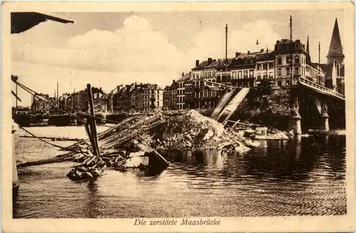 Die zerstörte Maasbrücke -471254