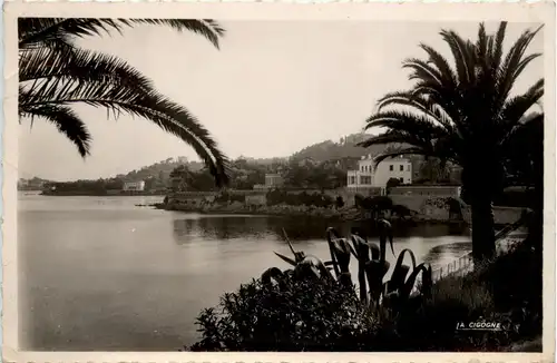 Beaulieu sur Mer, La baie des Fourmis et la promenade Maurice Rouvier -367184