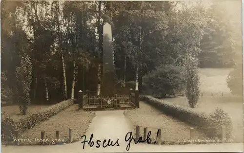 Norge - Henrik Ibsen grav -473402