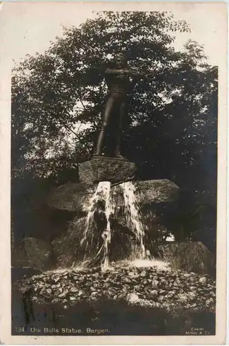 Bergen - Ole Bulls Statue -473412