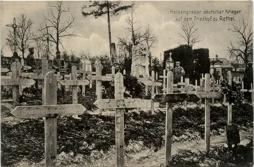 Heldengräber deutscher Krieger zu Rethel - -473696