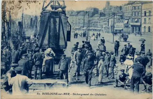 Boulogne sur Mer - Dechargement des Chalutiers -473736