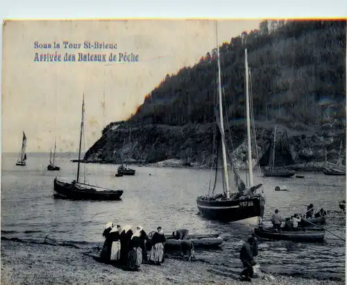 Sous la Tour St-Brieuc - Arrivee des Bateaux de Peche -474032
