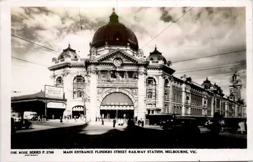 Malburne - Main Entrance Flinders Street Railway Station -474704