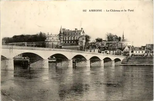 Amboise - Le Chateau et le Pont -476632