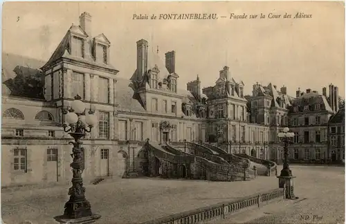 Palais de Fontainebleau -476690