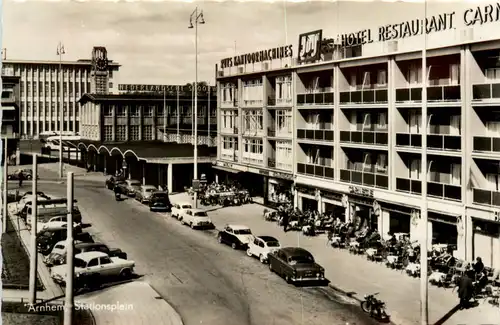 Arnhem - Stationsplein -475846