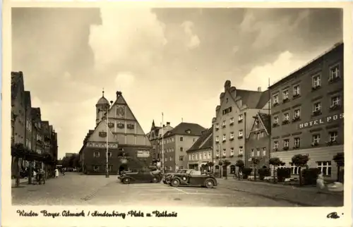 Weiden, Hindenburgplatz mit Rathaus -376266