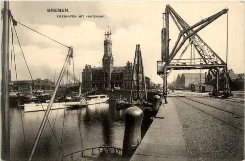 Bremen, Freihafen mit Hafenamt -375844