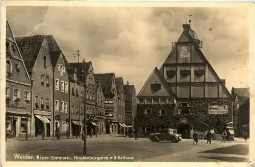 Weiden, Hindenburgplatz mit Rathaus -376176