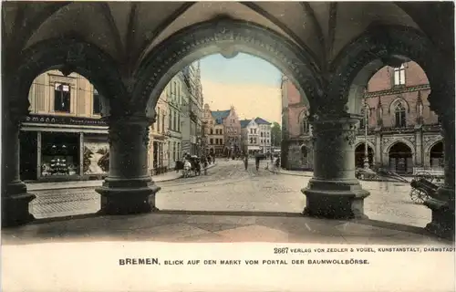 Bremen, Blick auf den Markt vom Portal der Baumwollbörse -376524