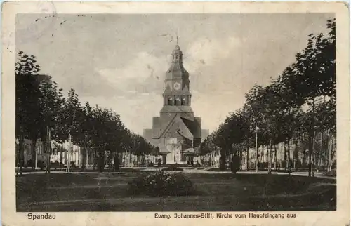 Berlin, Spandau, Evang. Johannes-Stift, Kirche vom Haupteingang aus -376866