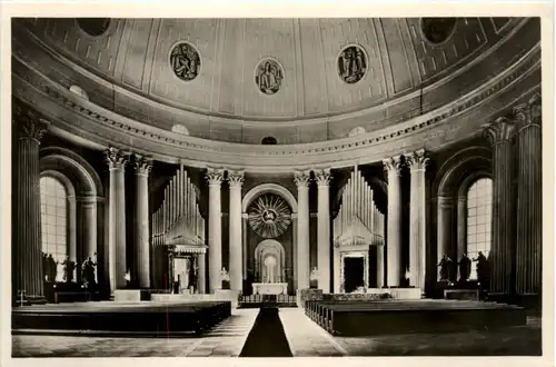 Berlin, Innenansicht der St. hedwigskathedrale -376964