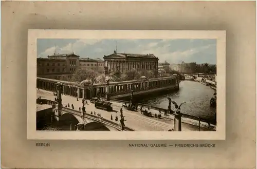 Berlin, National-Galerie Friedrichbrücke -377020