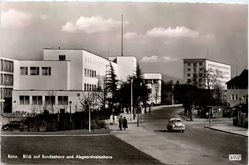 Bonn, Blick auf Bundeshaus und Abgeordnetenhaus -375174