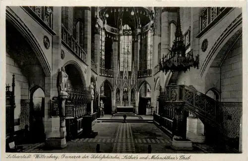 Wittenberg, Inneres der Schlosskirche, Luthers Grab -377730