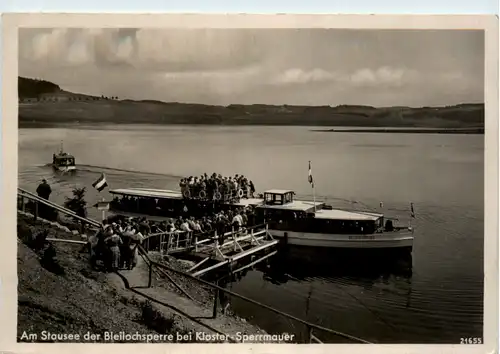 Am Stausee der Bleiloch-Saaletalsperre bei kloster Sperrmauer -377576