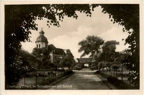 Eisenberg, Im Schlossgarten mit Schloss -378708