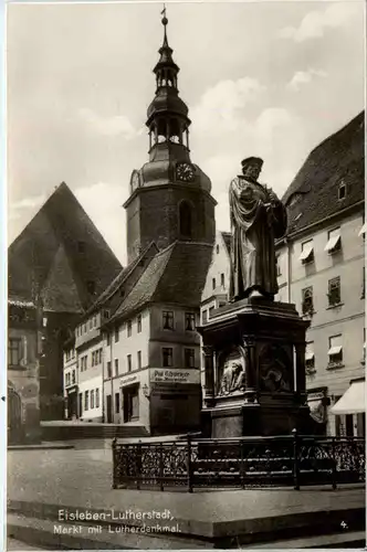 Eisleben Lutherstadt, Markt mit Luther-Denkmal -378944