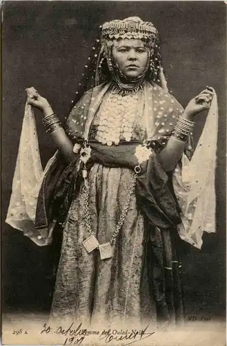 Algerien sonstige, Femme des Ouled-Nails -363770