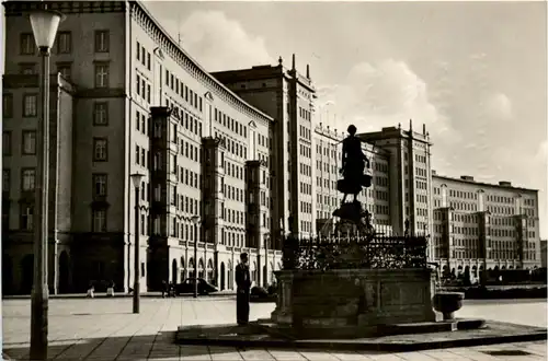 Leipzig, Neubauten am Rossplatz mit Mägdebrunnen -380204