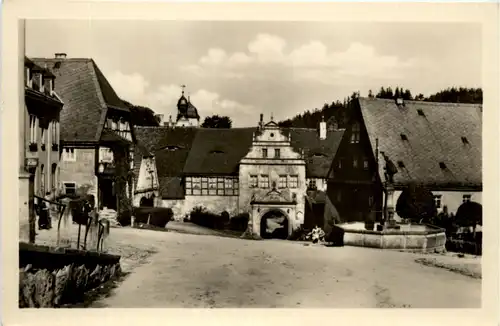 Lauenstein, Markt mit Schlosseingang -380968