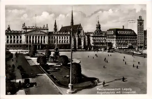 Leipzig, Augustusplatz mit Universität -381396