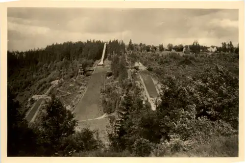 Oberhof, Blick zu den drei Sprungschanzen -382028