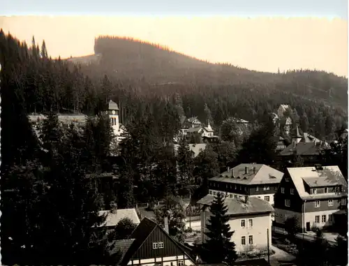 Kipsdorf i. Erzgeb., Ortsmitte mit Kirche -382600