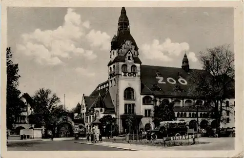 Leipzig, Zoo mit Kongesshalle -381318