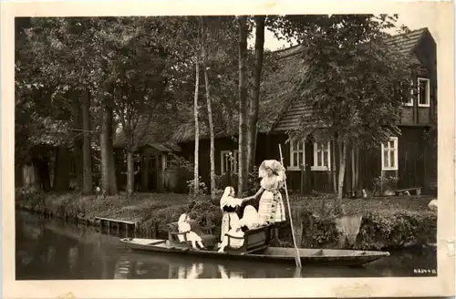 Lübbenau, Spreewald, Frauen in Festtracht -381458