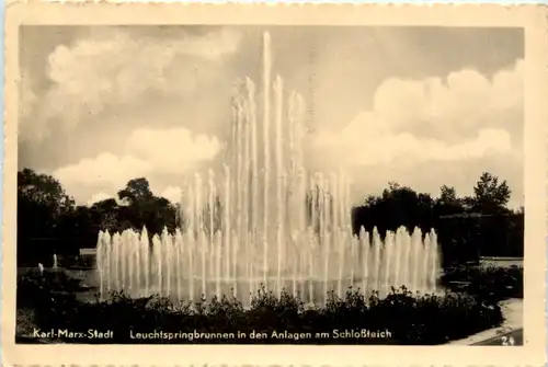 Karl-Marx-Stadt, Leuchtspringbrunnen in den Anlagen am Schlossteich -383672