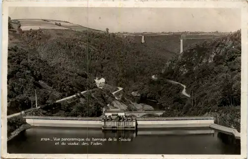 Vue panoramique du barrage de la Sioule et du viaduc des Fades -363896