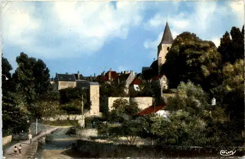 Ainay-le Chateau, Passerelle et lÈglise -364336