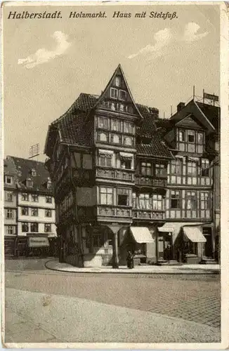 Halberstadt, Holzmarkt, Haus mit Stelzfuss -386020