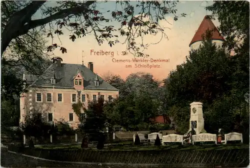 Freiberg, Clemens-Winkler-Denkmal am Schlossplatz -386920