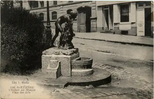 Saint-Etienne, LÈnfant au Masque Place des Arts -365716