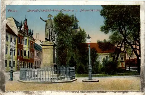 Dessau, Leopold-Friedrich-Franz-Denkmal u. Johanniskirche -386810