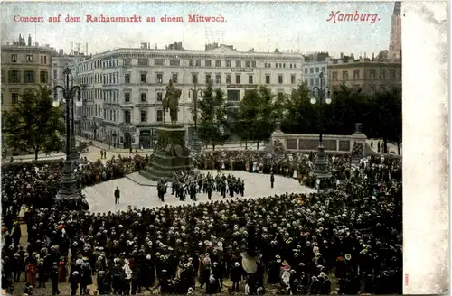 Hamburg, Concert auf dem Rathausmarkt an einem Mittwoch -390508