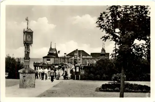 Seebad Ahlbeck, Blick zum Brückenrestaurant -390896