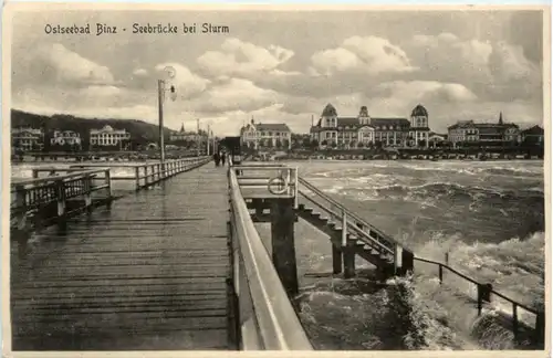 Binz/Rügen, Seebrücke bei Sturm -390700