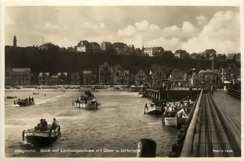 Helgoland, Blick auf Landungsbrücke mit Ober- u. Unterland -391470