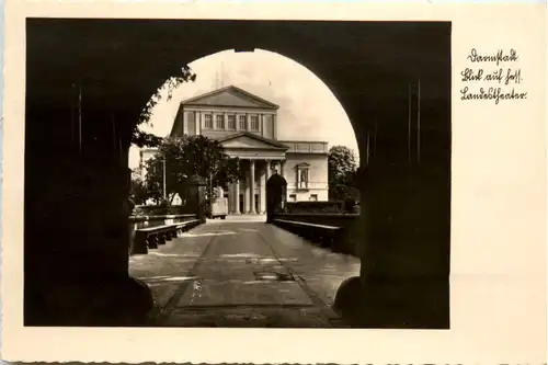 Darmstadt, Blick durchs Tor -389950