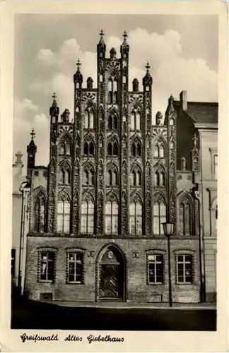 Greifswald, Altes Giebelhaus -390874