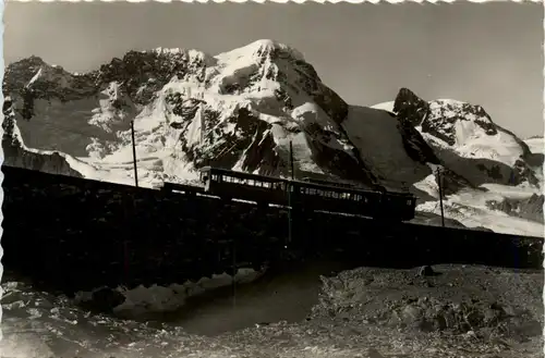 Breithorn mit Gornergratbahn -453068