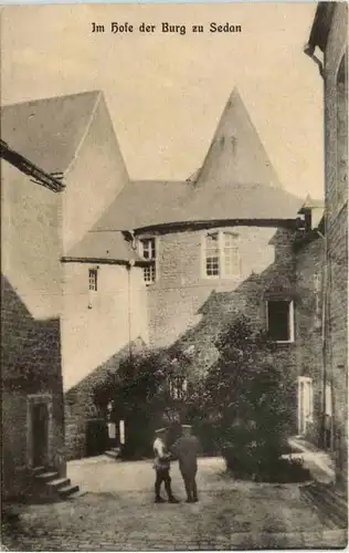 Im Hofe der Burg zu Sedan -479856