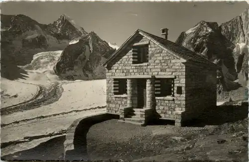 Oberalpstock-Hütte -480410